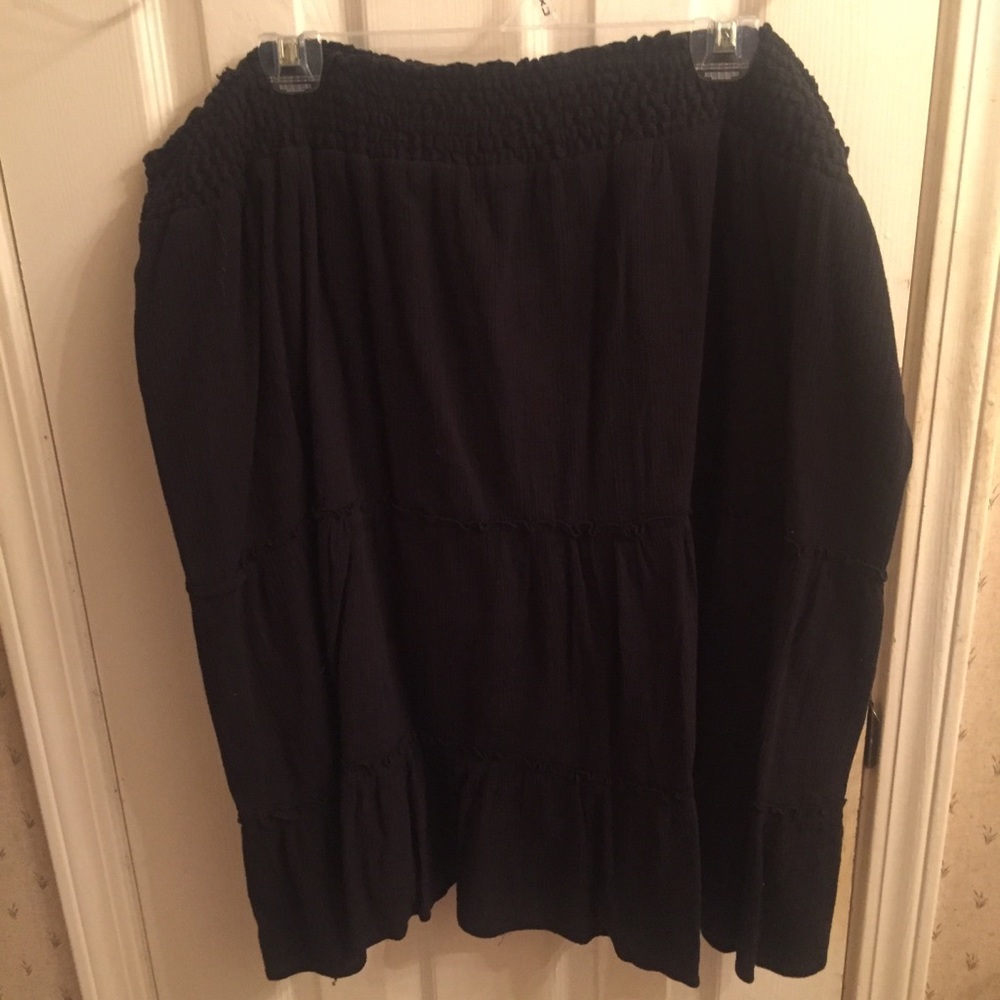 Short black skirt
