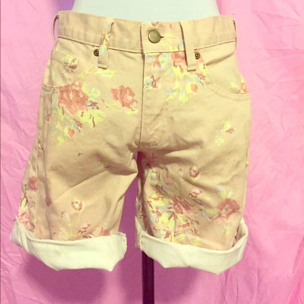 Women’s Midrise Pink Floral Denim Shorts Size 6