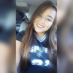 Meet your Posher, Roxanne