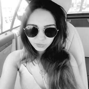 Meet your Posher, Zahra