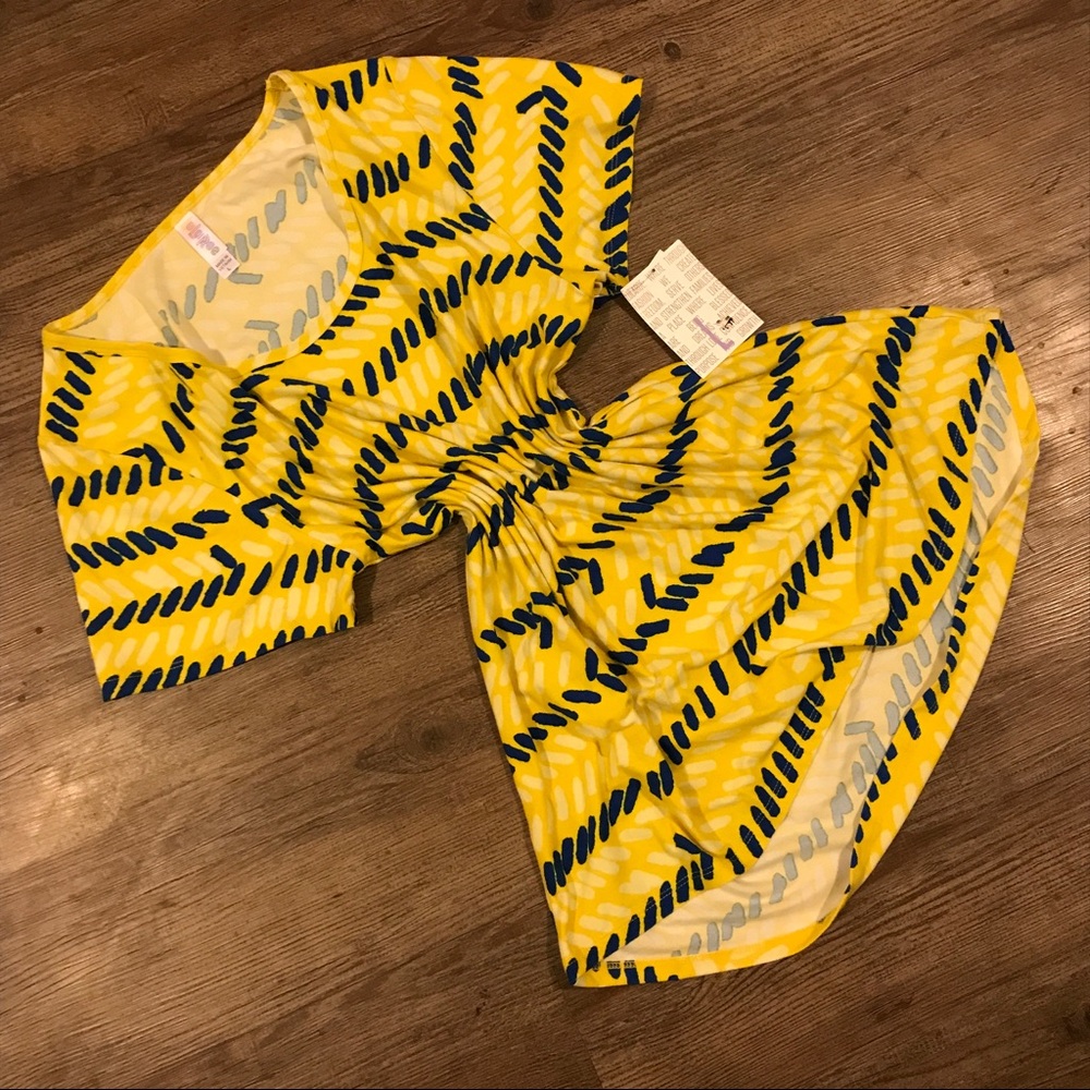 LuLaRoe - Classic T - L - NWT