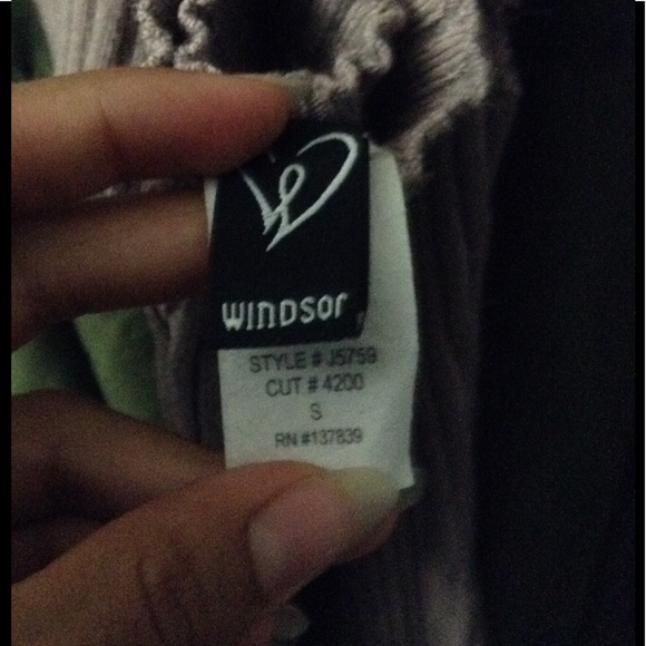 A tight fitted lavender dress - Picture 2 of 2