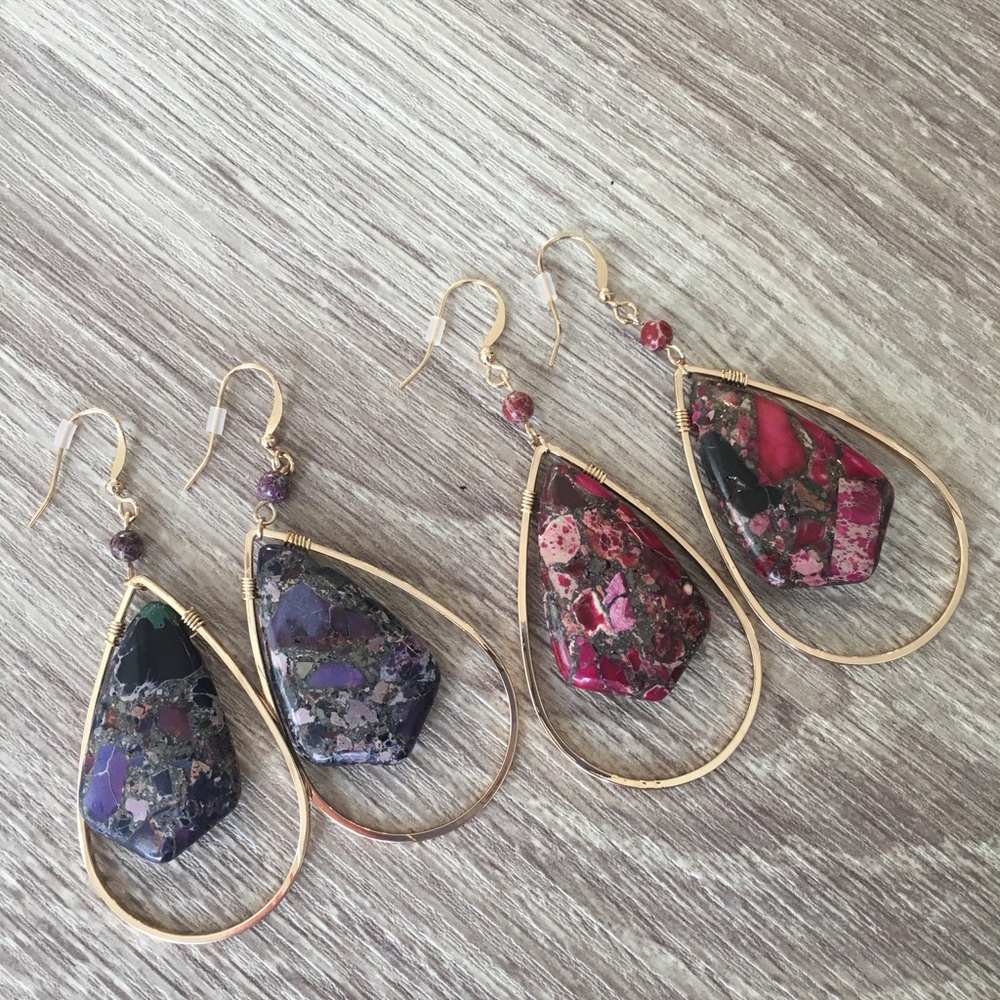 🎉 2X HP Love Stoned Purple Earrings - Picture 6 of 6