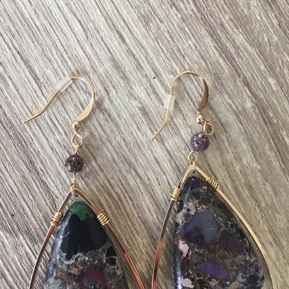 🎉 2X HP Love Stoned Purple Earrings - Picture 4 of 6