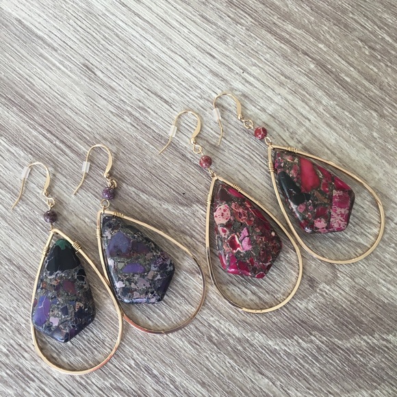 🎉 2X HP Love Stoned Purple Earrings - Picture 6 of 6