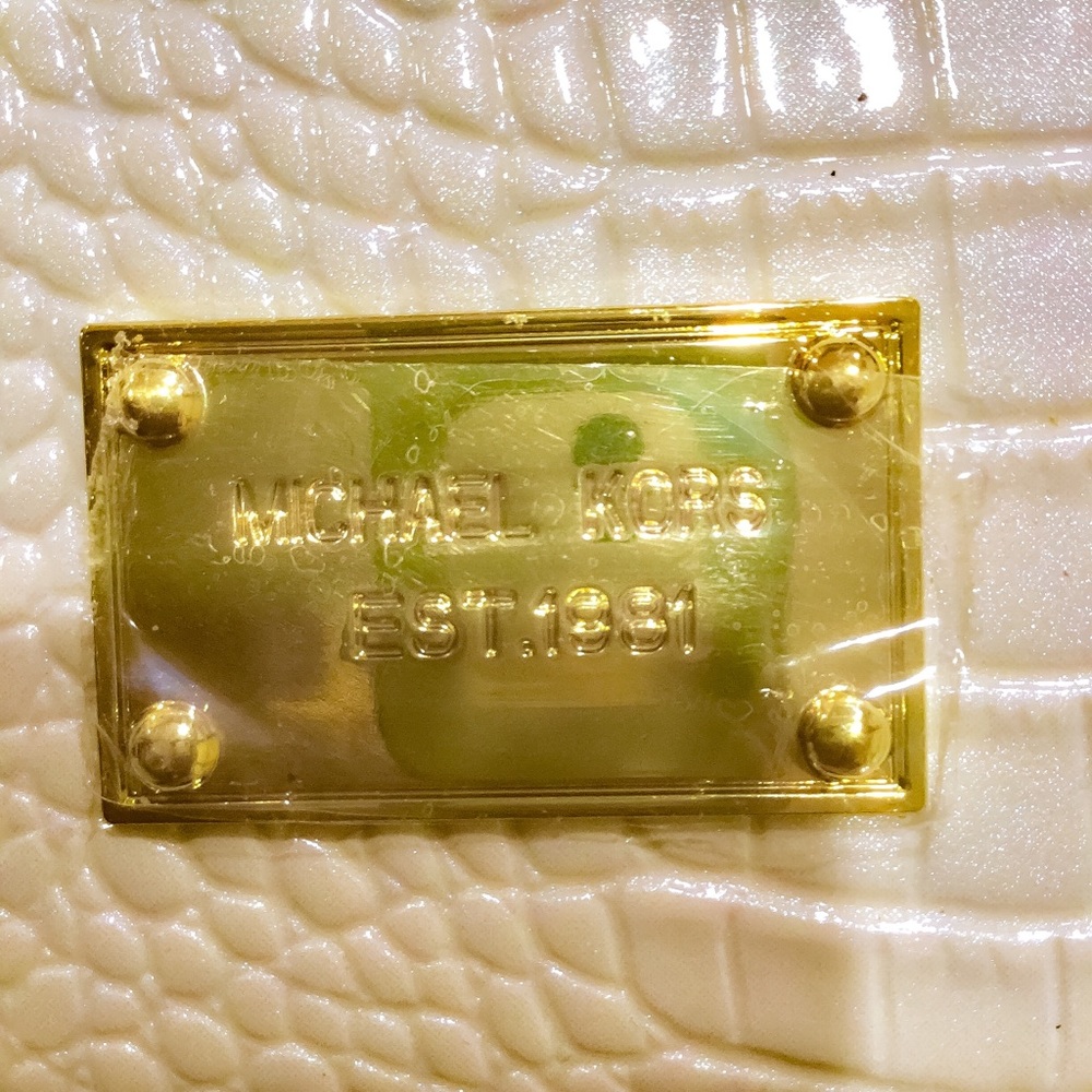 Michael Kors cell phone/wallet