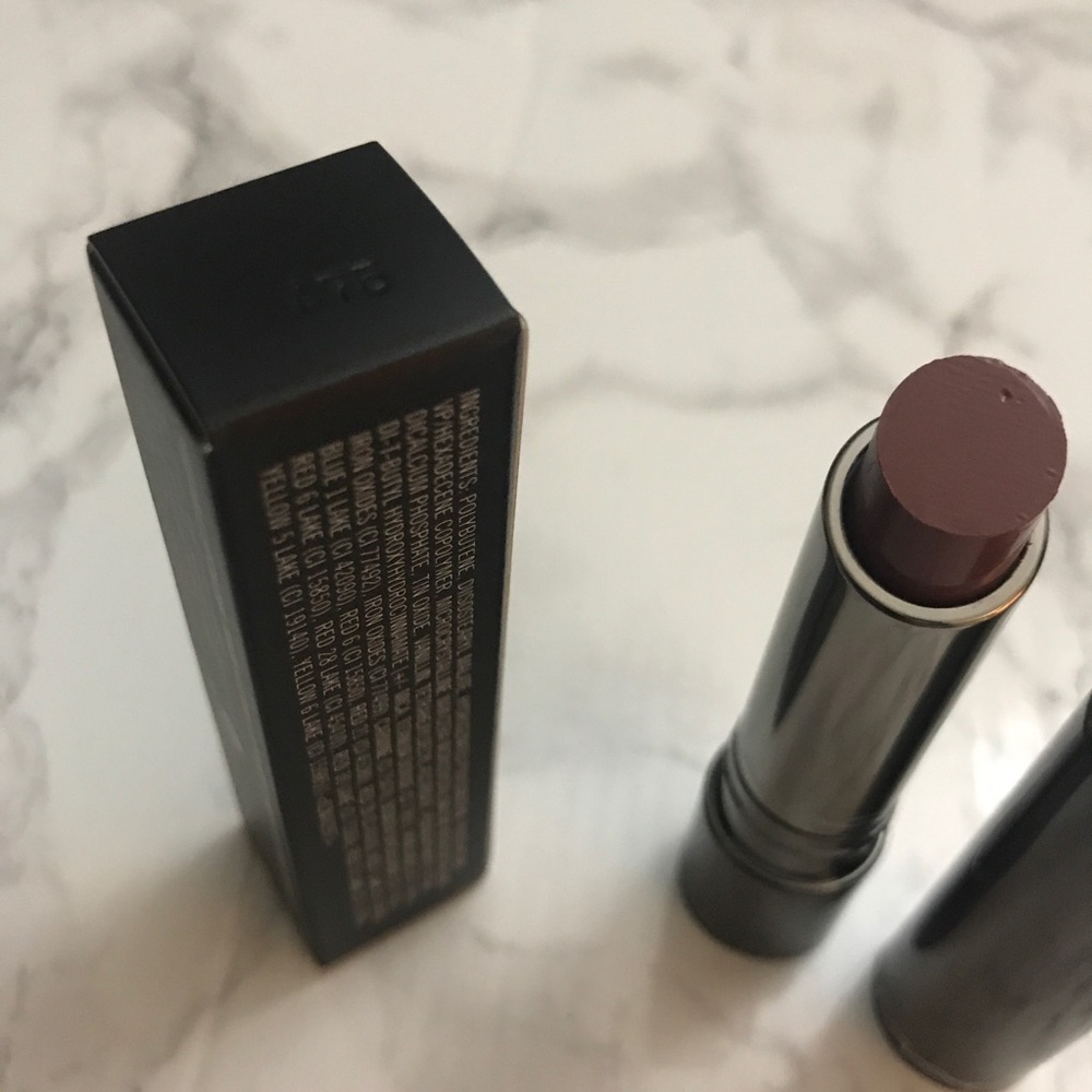 MAC huggable lipcolour in rich marron - Picture 2 of 6