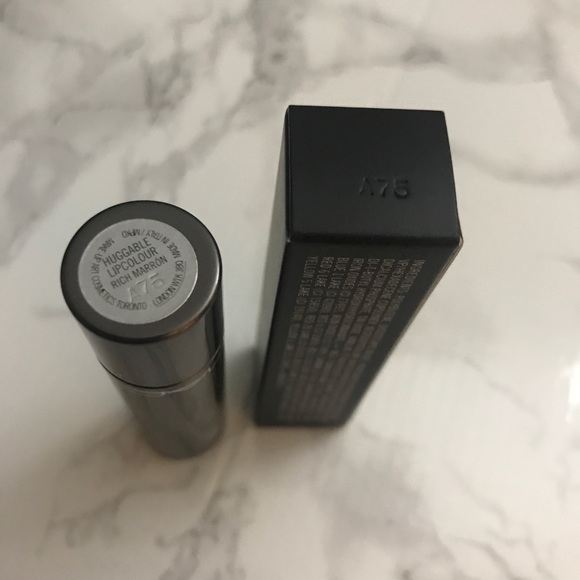 MAC huggable lipcolour in rich marron - Picture 3 of 6