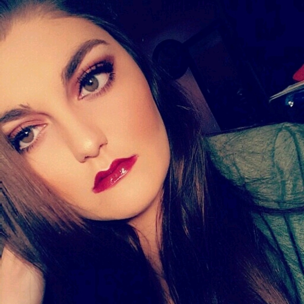 Meet your Posher, Makenzie