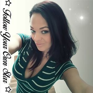 Meet your Posher, Monique