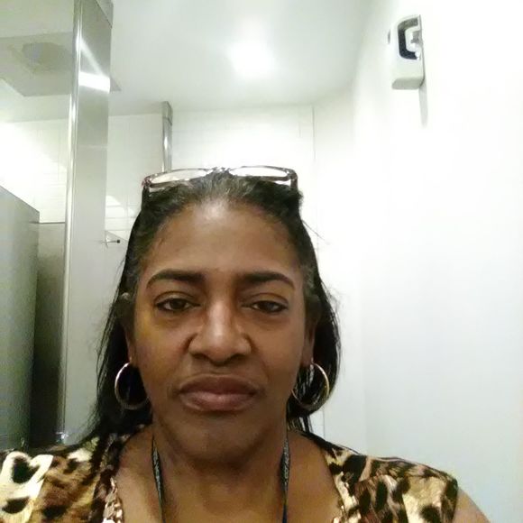 Meet your Posher, Yolanda - Picture 1 of 1