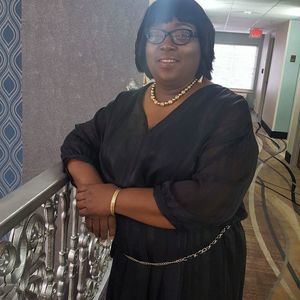 Meet your Posher, Felicia