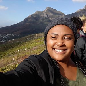 Meet your Posher, Johnique