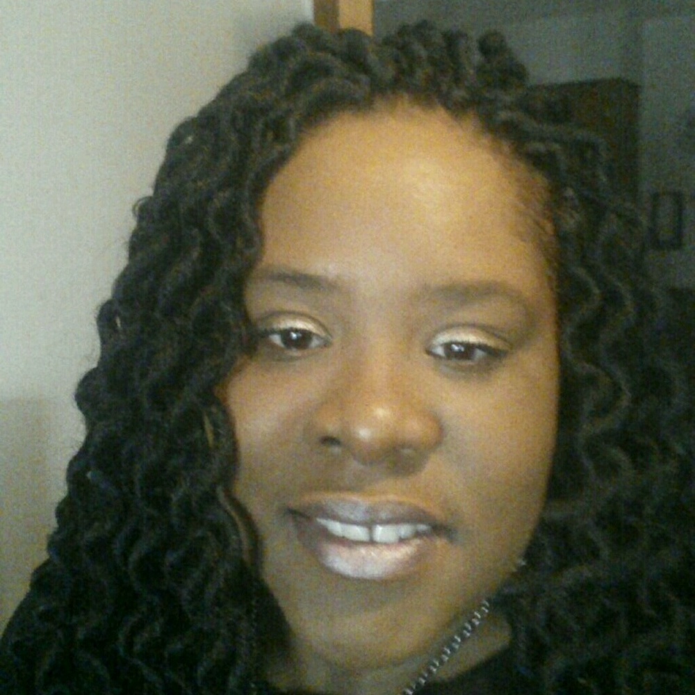 Meet your Posher, Simone