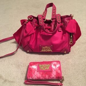 Juicy couture handbag n phone wristlet