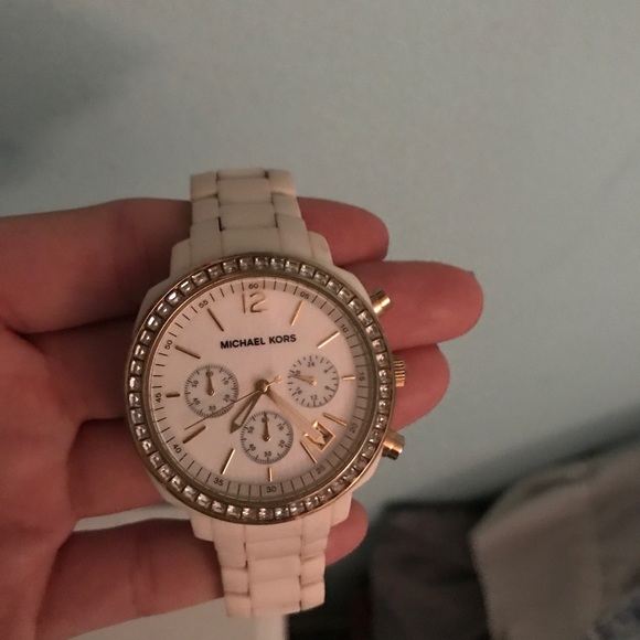 Michael Kors Watch - Picture 2 of 4