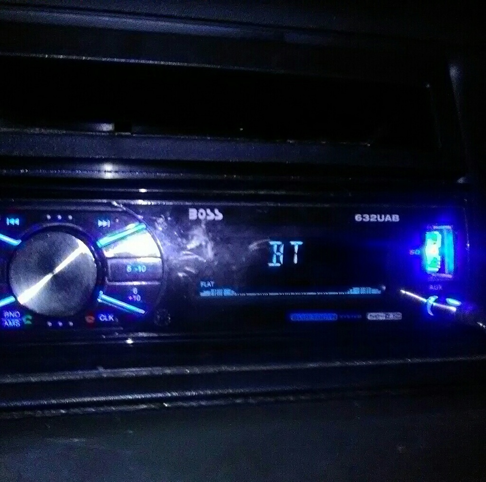 Boss radio and brand-new​ kicker speakers in box