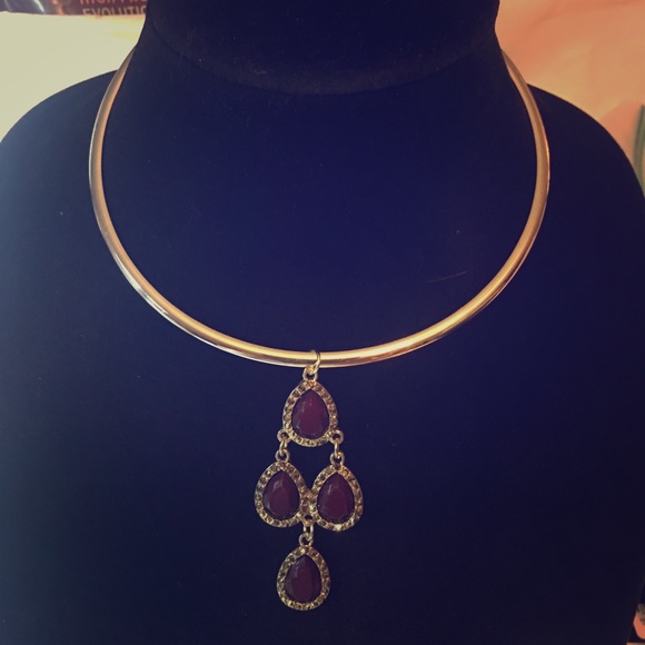 NECKLACE  GOLD WITH A CHARM - Picture 1 of 2