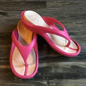 Croc flip flops size 6