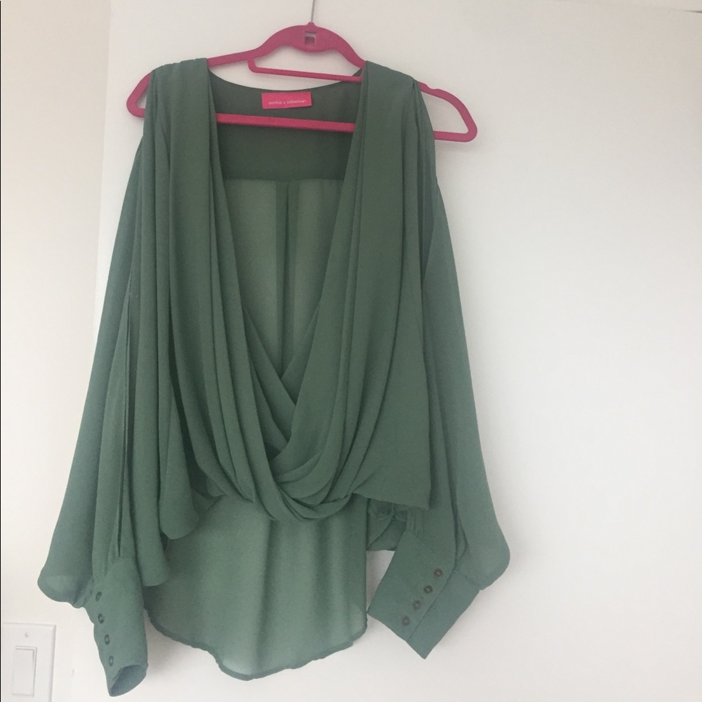 Cold shoulder long sleeve green blouse