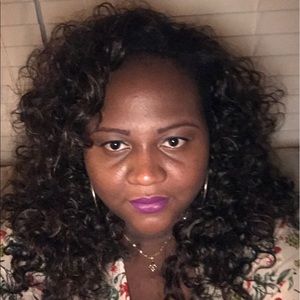 Meet your Posher, Darnetta