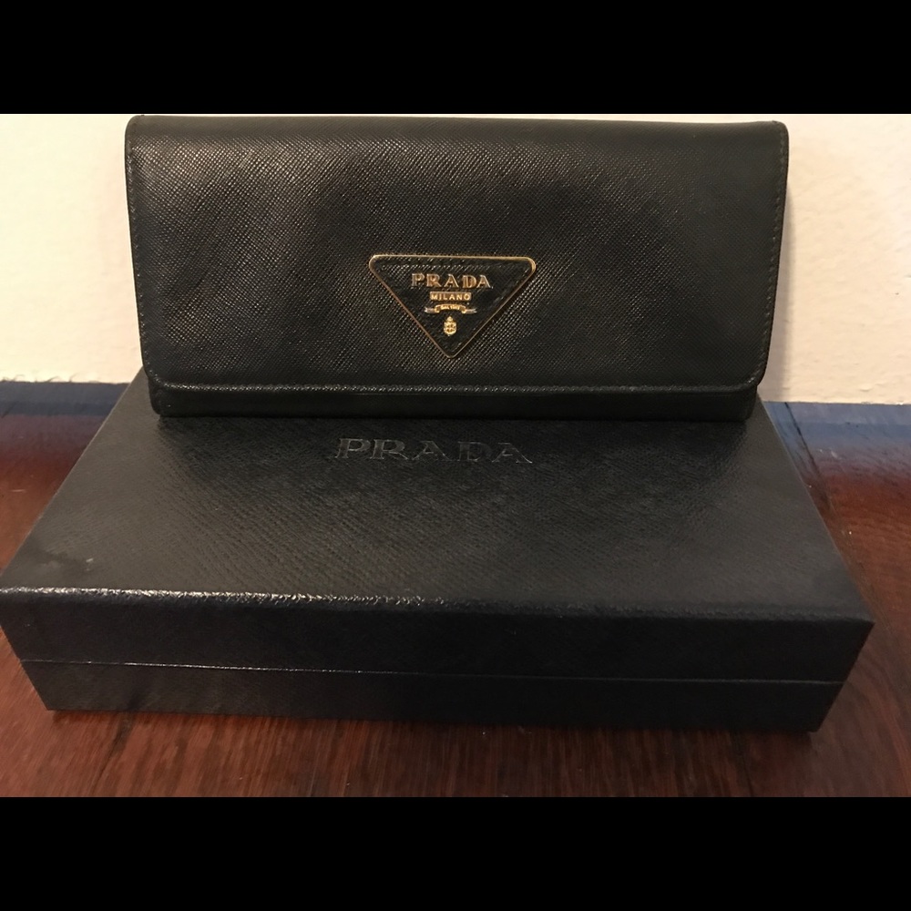 Prada safiano wallet.