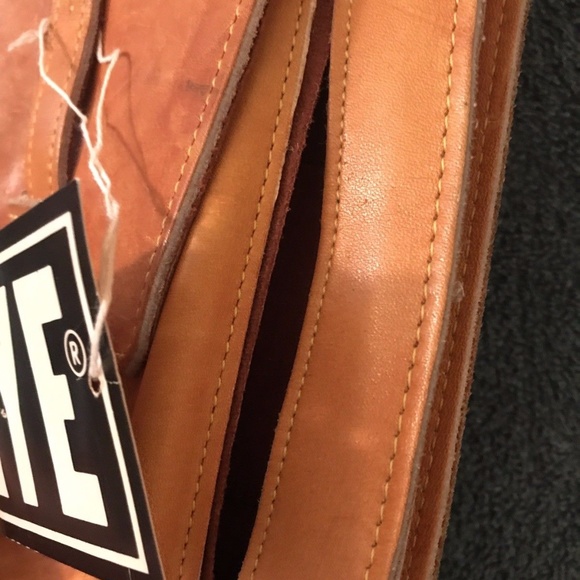 Frye Small Cowhide Messenger Bag NWT(with defect) - Picture 5 of 5