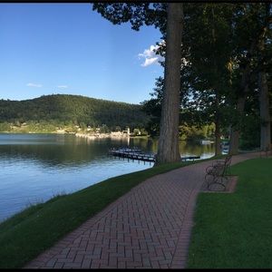 Meet your Posher, Lorraine