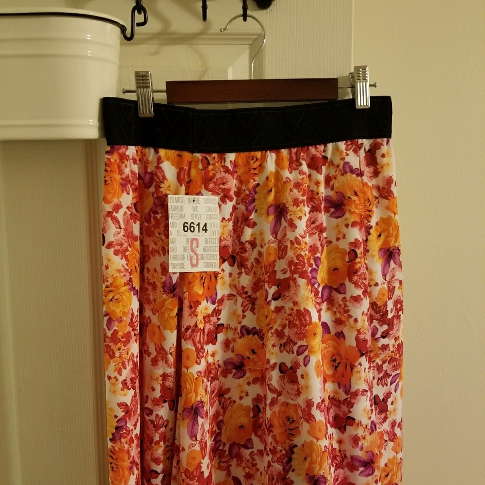 Lularoe Lucy Floral