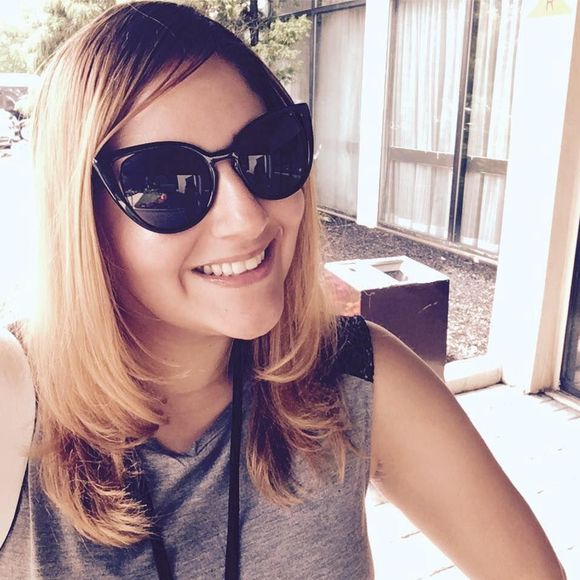 Meet your Posher, Cam - Picture 1 of 1