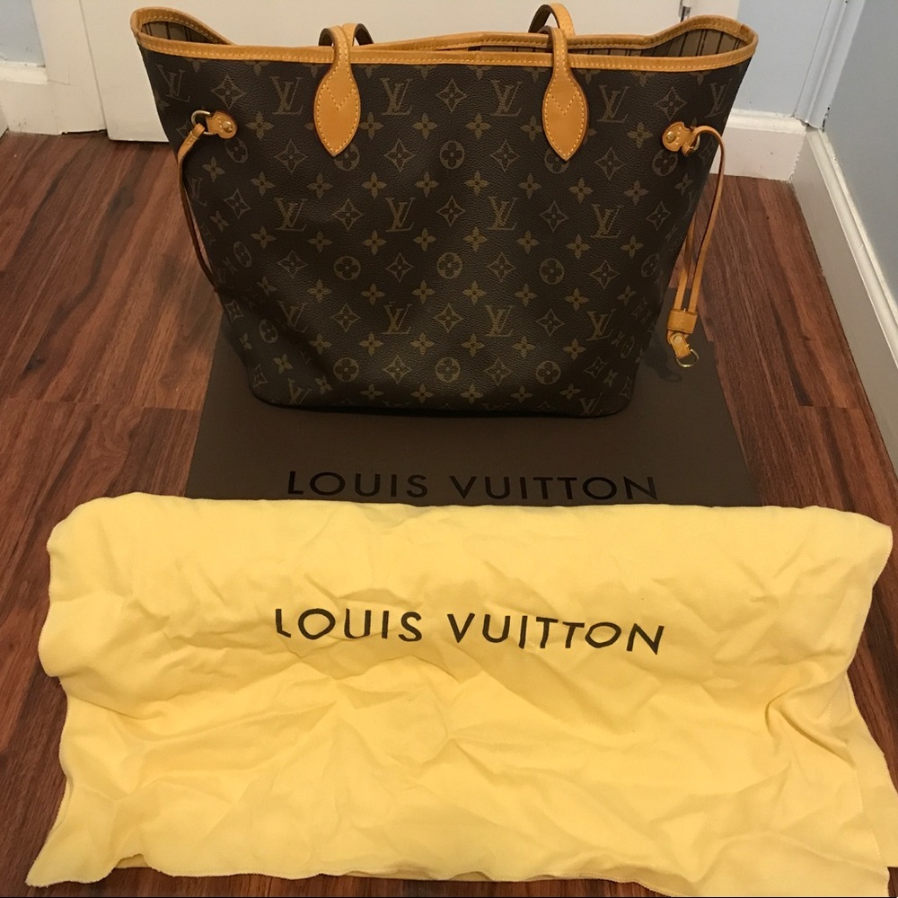Sold- Louis Vuitton Neverful mm