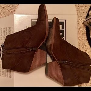 Frye Reina bootie in brown suede, size 6.5