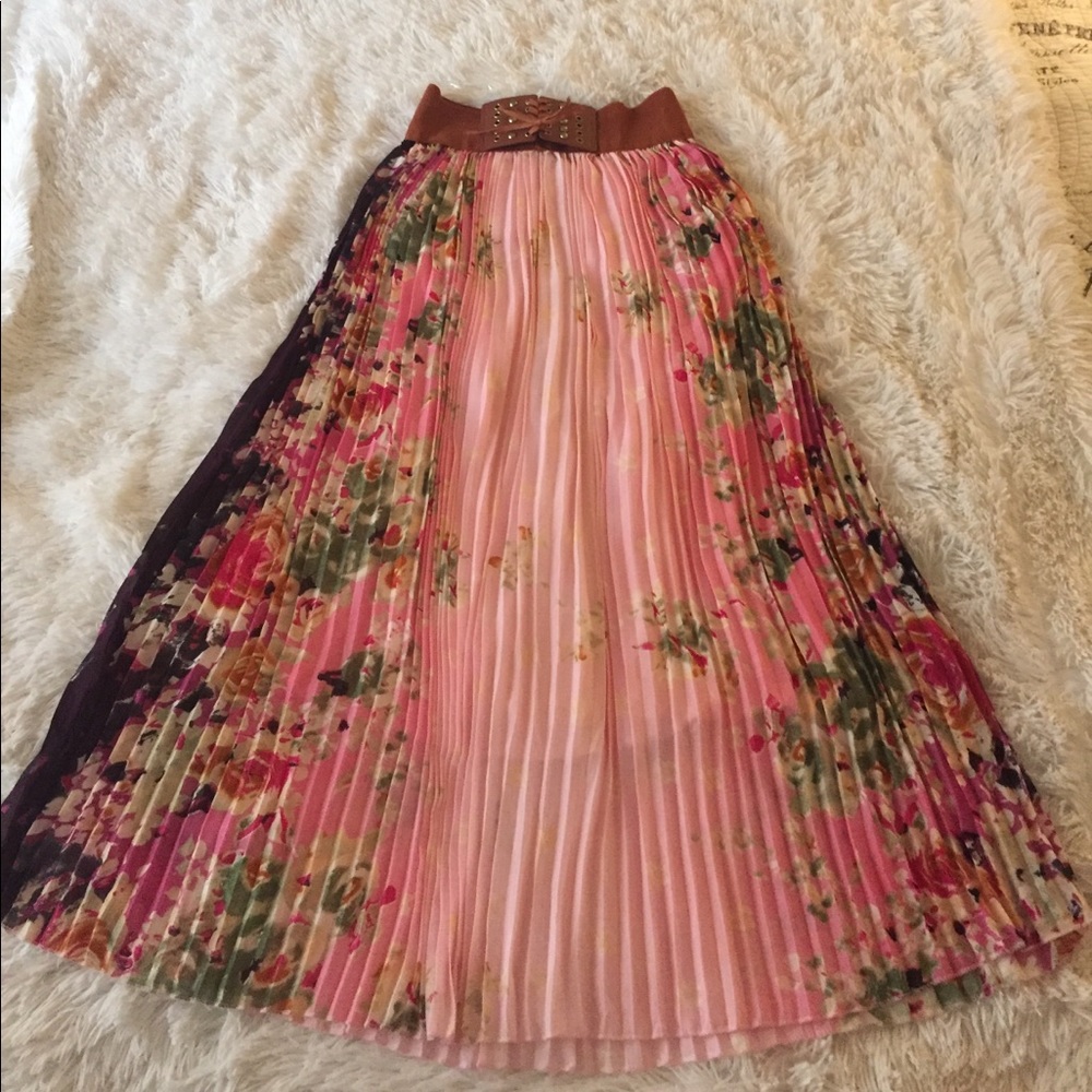 Floral, pleated, corset skirt with stretchy waist