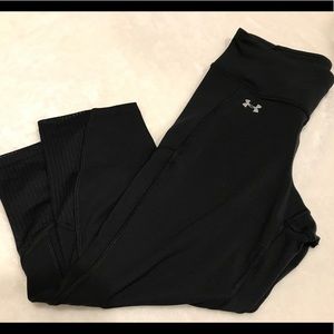 NWT under armour compression capris - size small