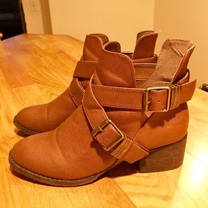 Camel ankle booties