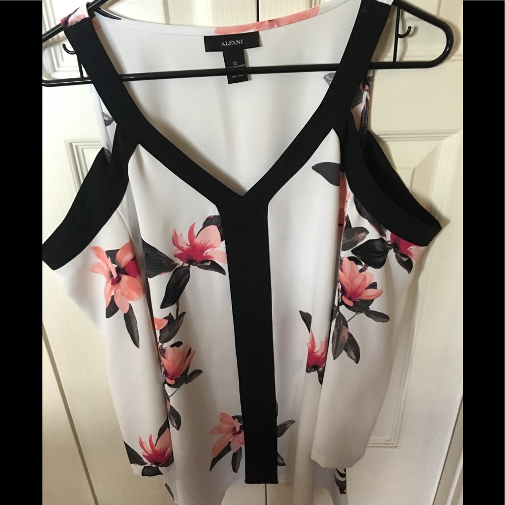 NWOT Alfani open shoulder blouse