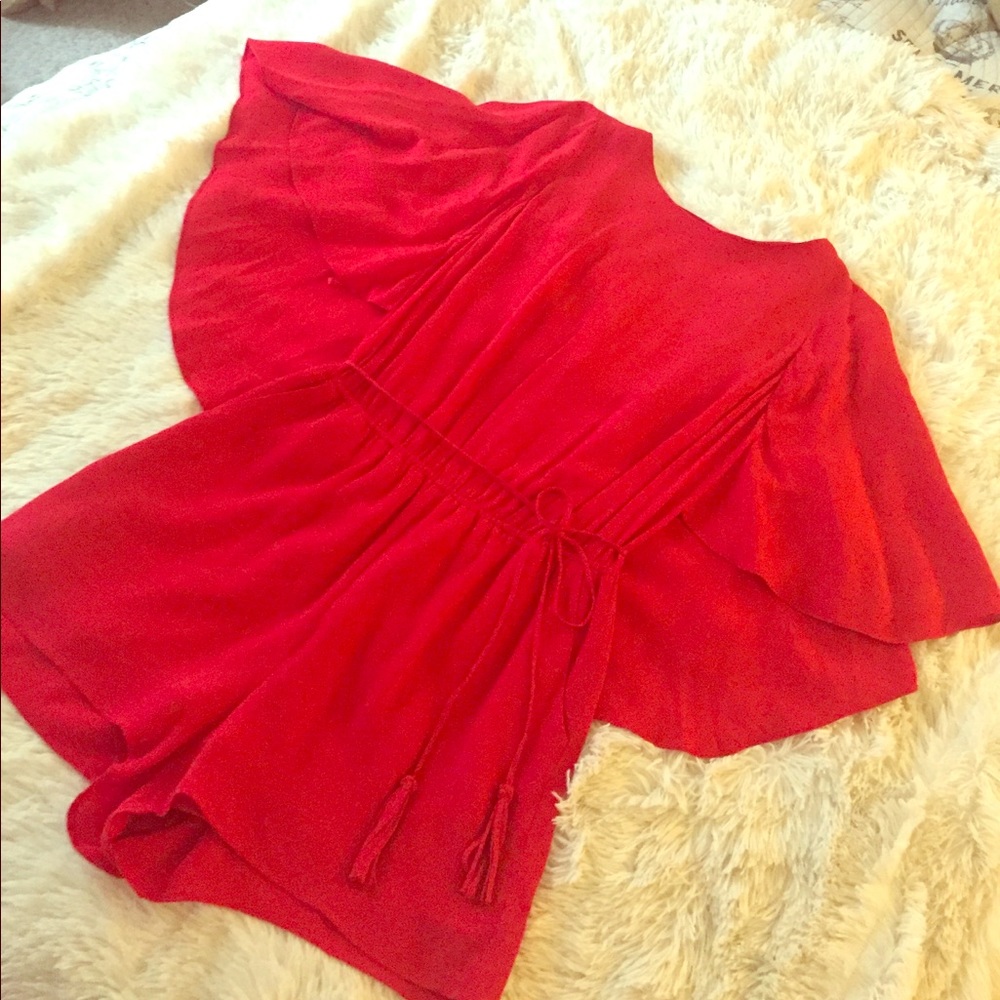 Red Romper, shorts with a flowing sleeve Pockets!