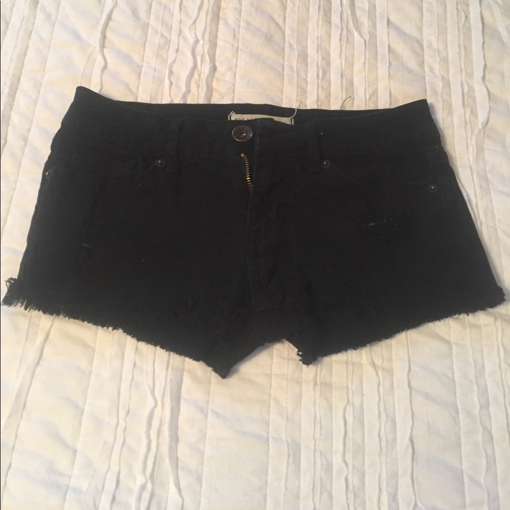 Black bullhead shorts