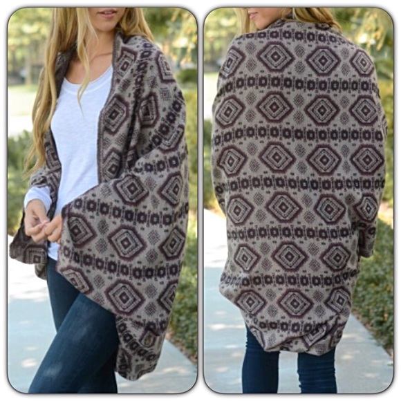 Chic Kimono Ruana Wrap Armholes O/S sold - Picture 2 of 4