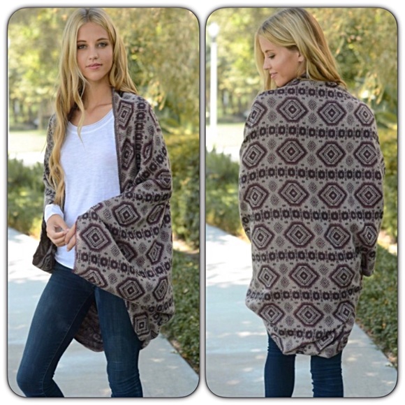 Chic Kimono Ruana Wrap Armholes O/S sold - Picture 3 of 4