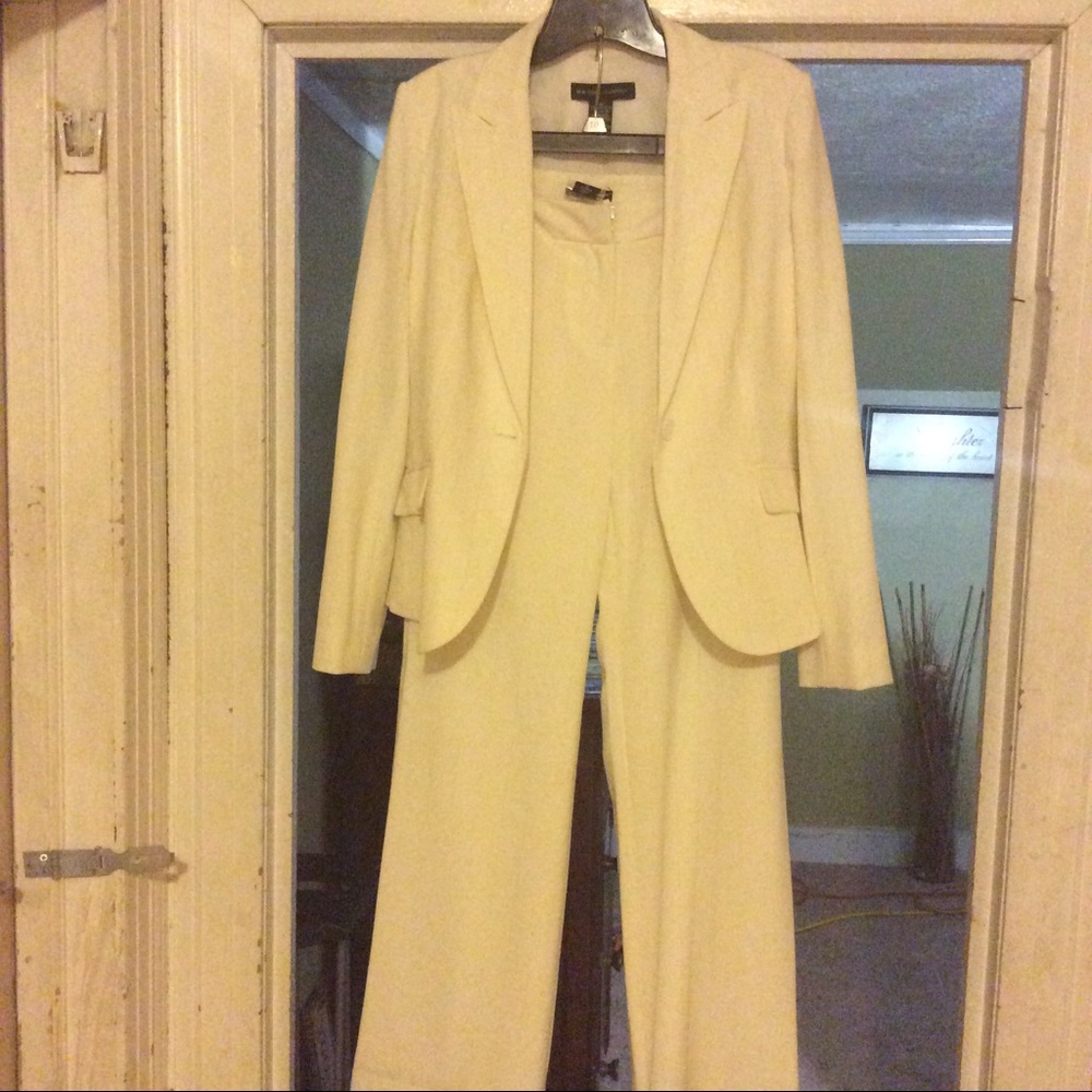 Ladies pantsuit