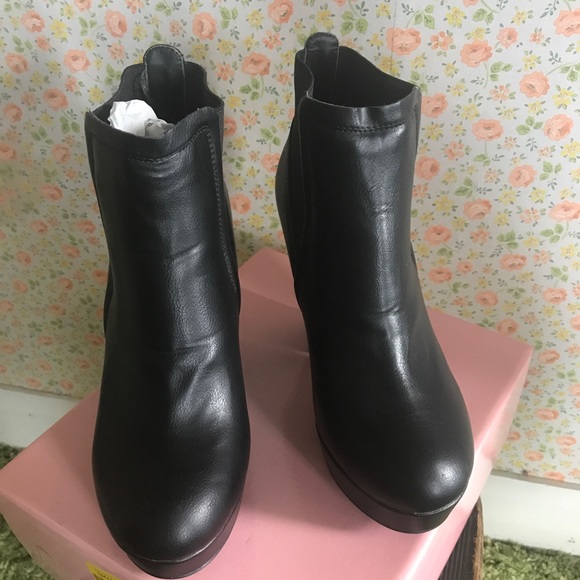 Ankle Black boots 7 1/2 - Picture 3 of 4