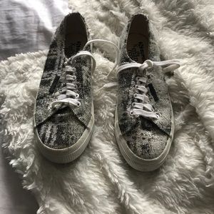 Superga 8