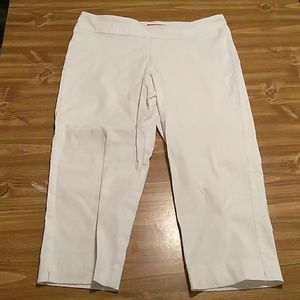 White stretchy capri