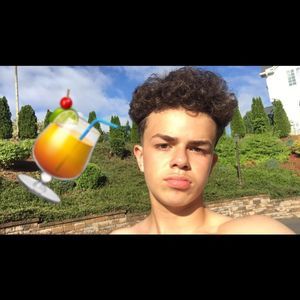 Meet your Posher, Maximo