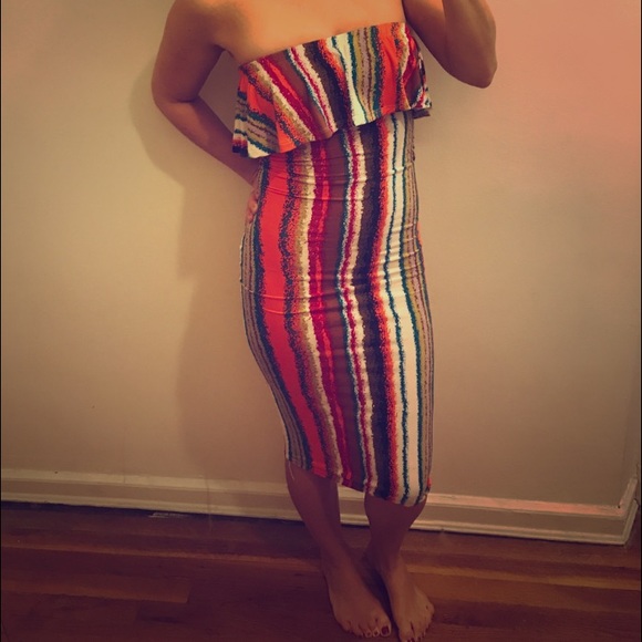 Beautiful, soft multicolor dress with flowy top - Picture 3 of 3