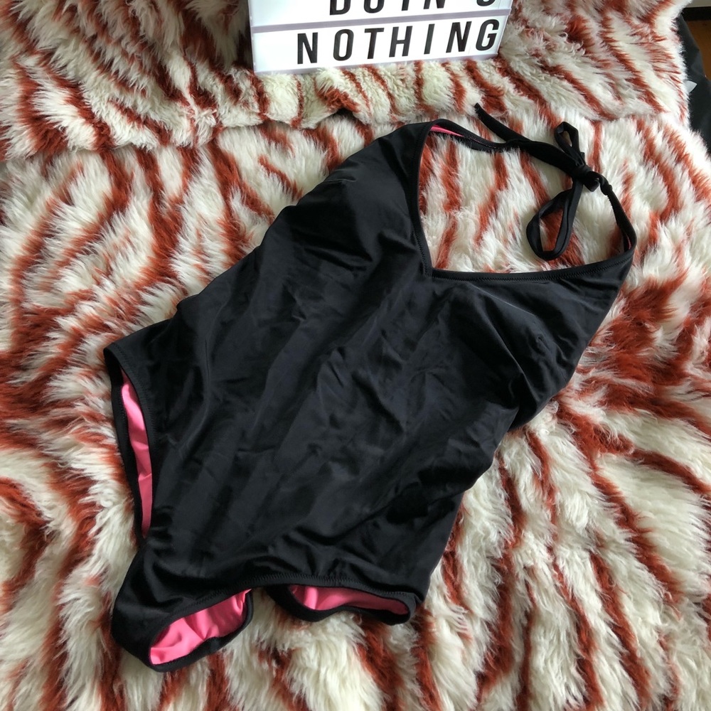 VS PINK One Piece