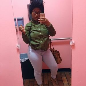 Meet your Posher, Dora