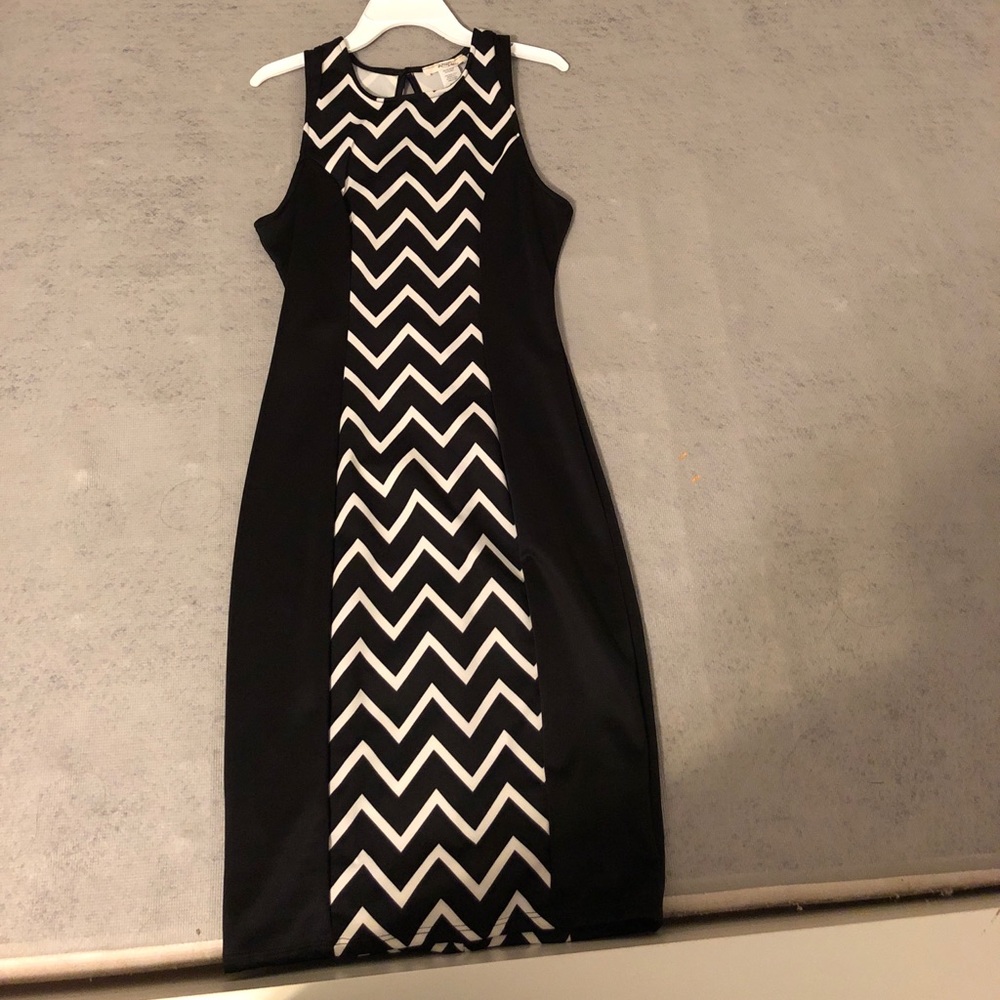 Chevron Print Bodycon Midi Dress - Picture 1 of 3