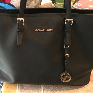 Authentic Michael Kors Jetset Tote